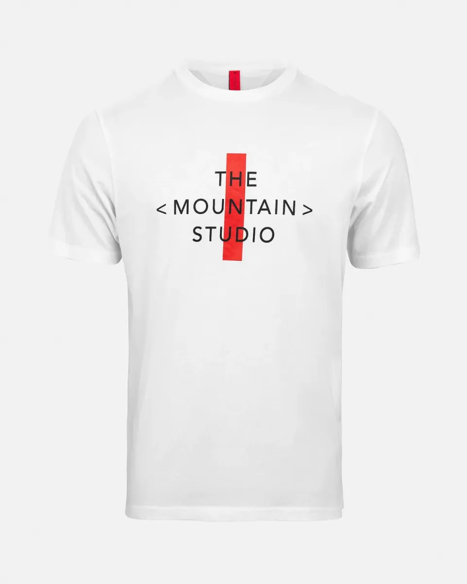 The Mountain Studio T-8 Cross Logo t-skjorte White økologisk bomull