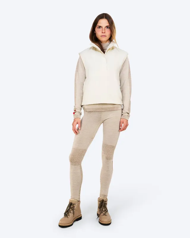 The Mountain Studio V-17 W Microfleece vest Almond Milk varm